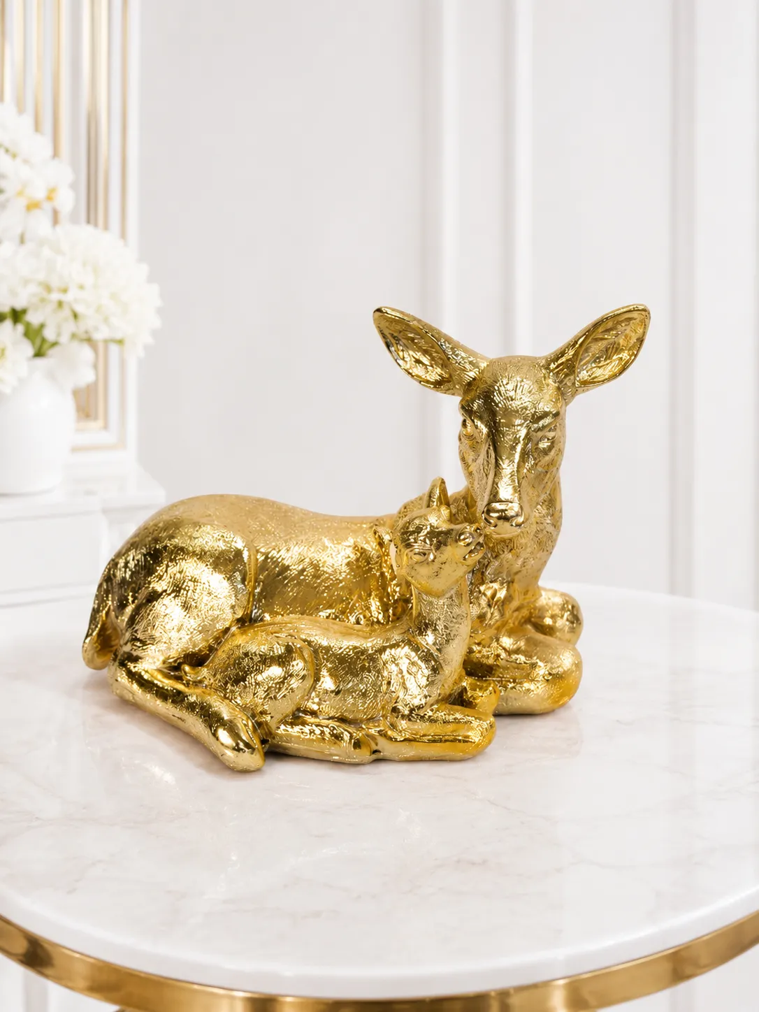 Luxury Gold Mother & Baby Deer Decorative Statue Luxury gold mother and baby deer decorative statue with detailed craftsmanship for tabletop home décor