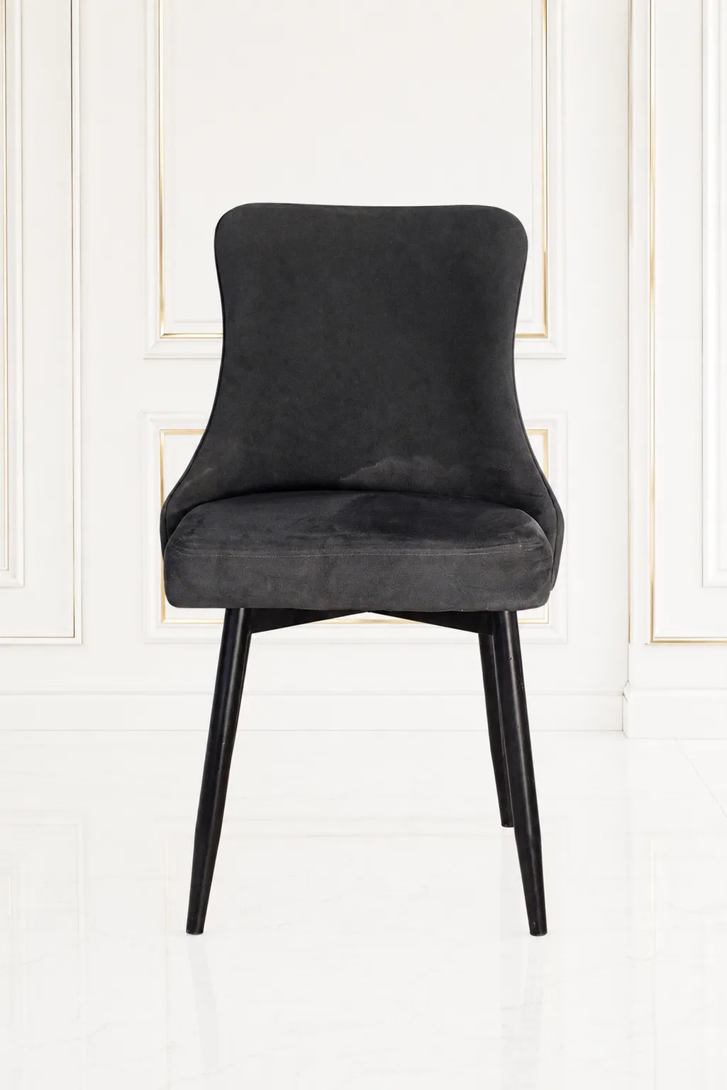 Modern Velvet Dining Chair – Diamond Quilted Upholstered Accent Chair with Black Metal Legs (Dark Grey) Modern dark grey velvet dining chair with diamond quilted backrest.