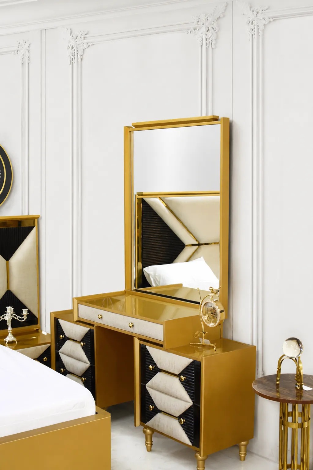 Luxury Modern Dressing Table with Mirror | Gold Makeup Vanity Table with Storage Drawers Luxury gold dressing table with mirror and storage drawers